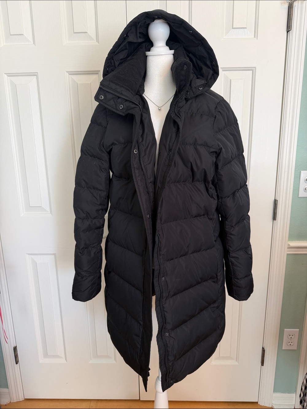 Women’s Lands' End Black Hooded Long Puffer Coat in Large Tall
